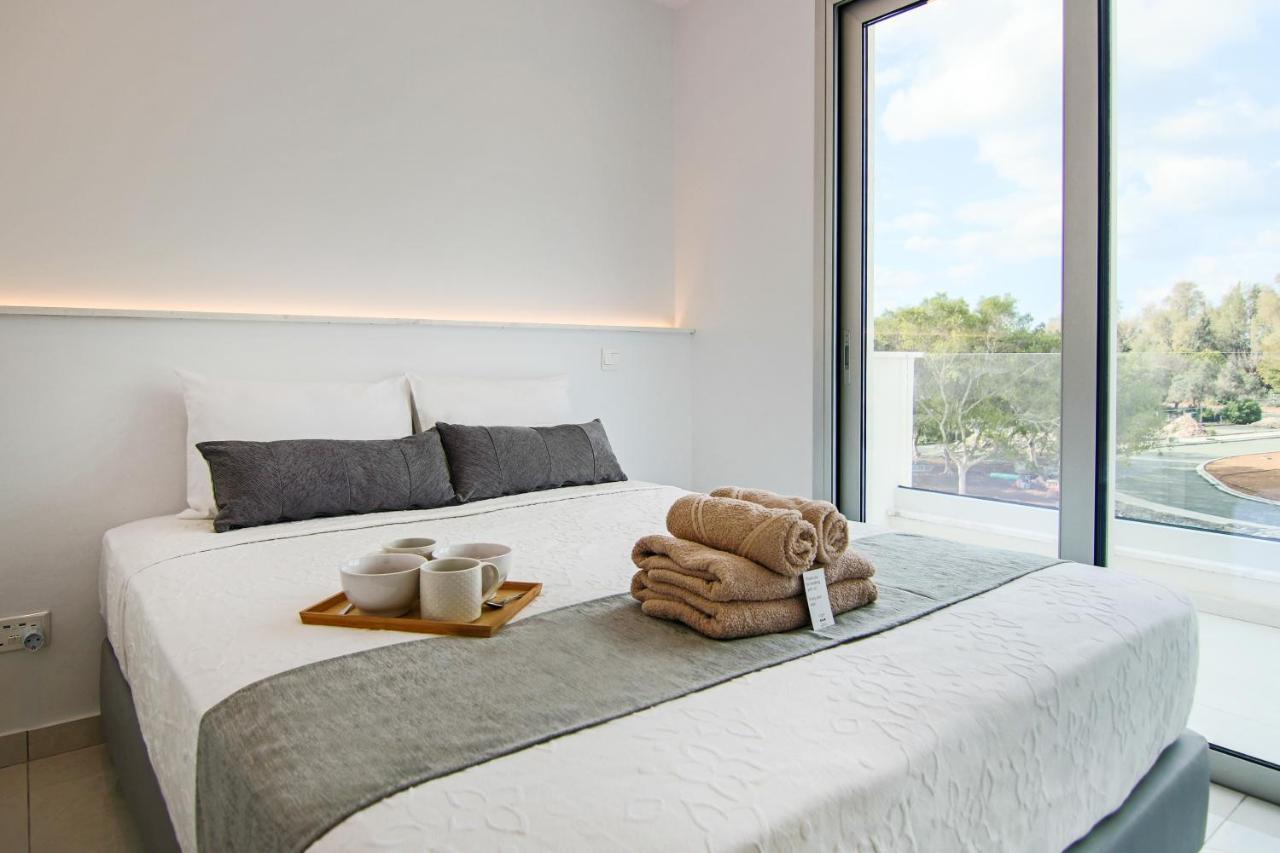 パ フォスPhaedrus Living - Seaside Executive Flat Harbour 202アパートメント エクステリア 写真