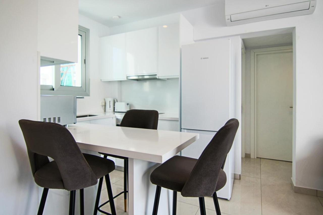 パ フォスPhaedrus Living - Seaside Executive Flat Harbour 202アパートメント エクステリア 写真